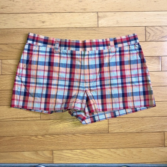American Eagle Stretch shorts NWOT size 8, red, orange, cream and black plaid - Picture 1 of 7